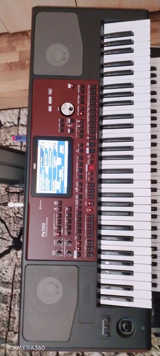 Продавам KORG Pa 700
