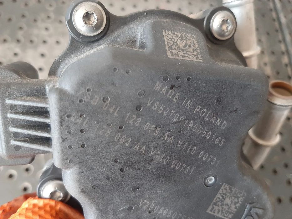 clapeta acceleratie 2.0 tdi dfg vw passat b8 touran 5t1 tiguan ad1 golf 7 audi a3 8v q2  04l128059aa