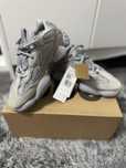 Nou cu eticheta: Yeezy by Adidas marimea 37.3