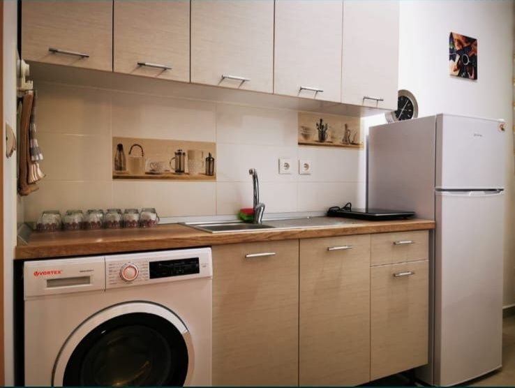 Inchiriez studio Edificiul Karina