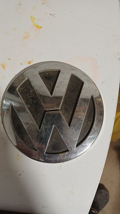 Значок фольсвагенаи в хорошом состояни