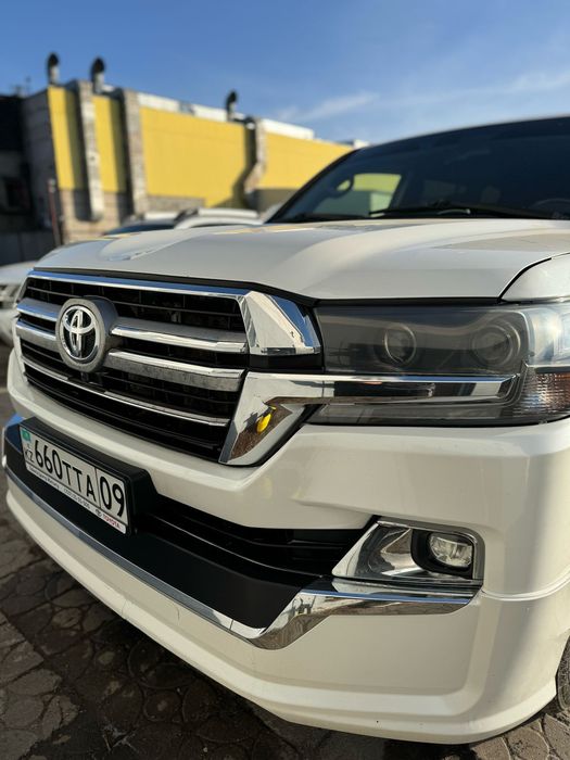 Хром накладки на фары Toyota land cruiser 200 lx570