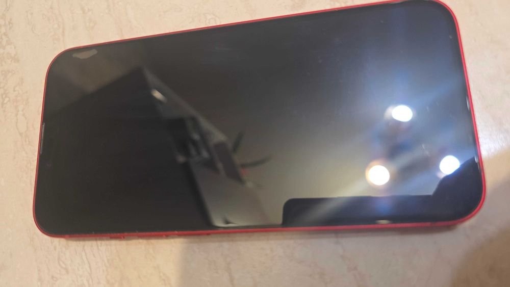 Продавам Iphone 14