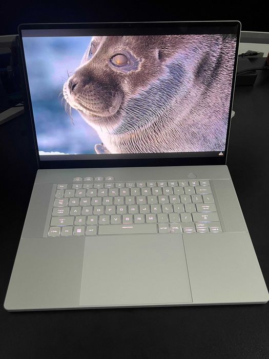 Laptop Zephyrus G16 4090, ultra 9 185H, 32GB RAM, 2TB, OLED