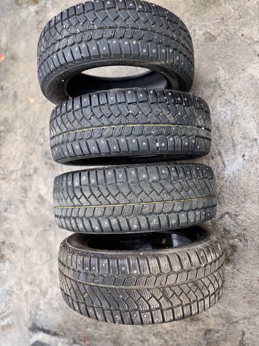 215/55R17  Viatti