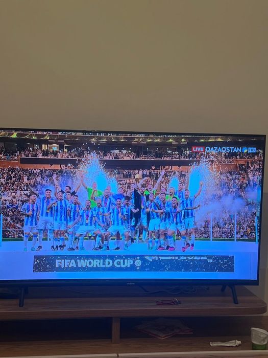 Телевизор Смарт , в идеальном состоянии.