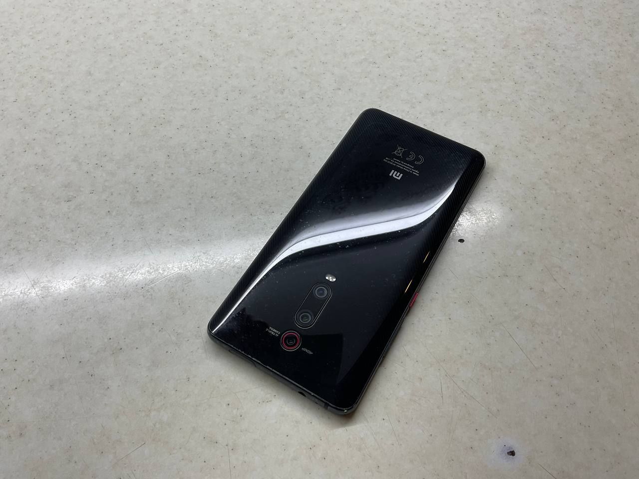 Продаётся Смартфон - Xiaomi Mi 9T Кор/Док. Идеально работает