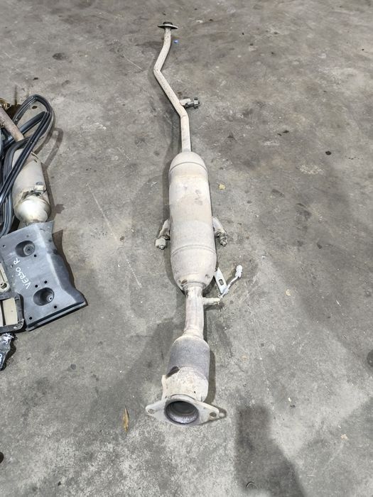 Продавам на части TOYOTA VERSO 1.8 16V 2010 г.