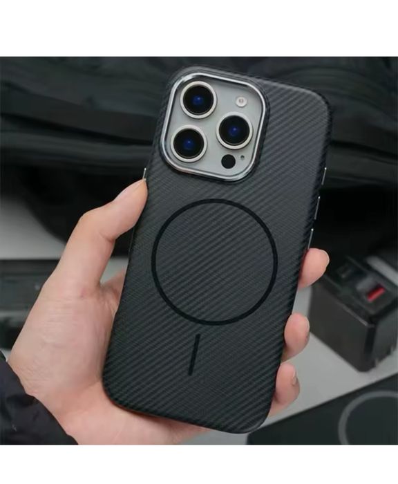 Iphone 16 PRO MAX PLUS Husa Magsafe Ultra Slim 0,2mm Imitatie Carbon