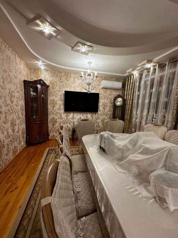 Продаётся Квартира Чиланзар Ц. 4/2/4 Банковский Площадь 100м2