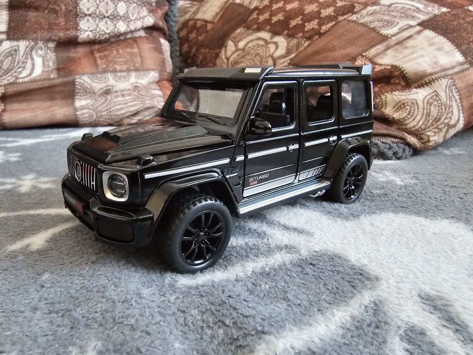 Macheta metalica Mercedes brabus g700 1:32 noua