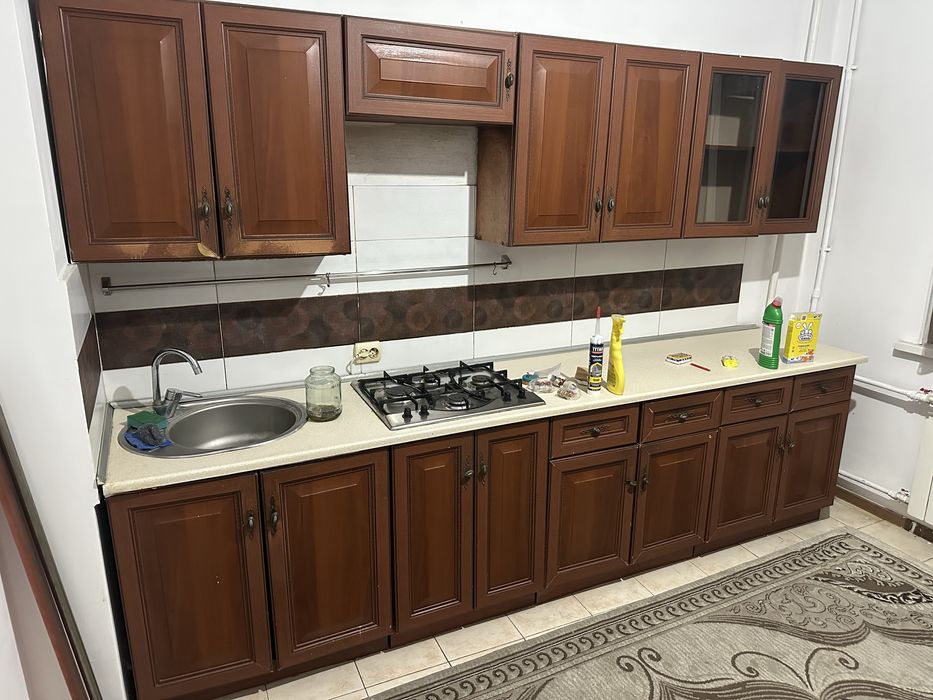 Продам кухонный гарнитур шириной 3 метра . Самовывоз ,Ауезова Мынбаева