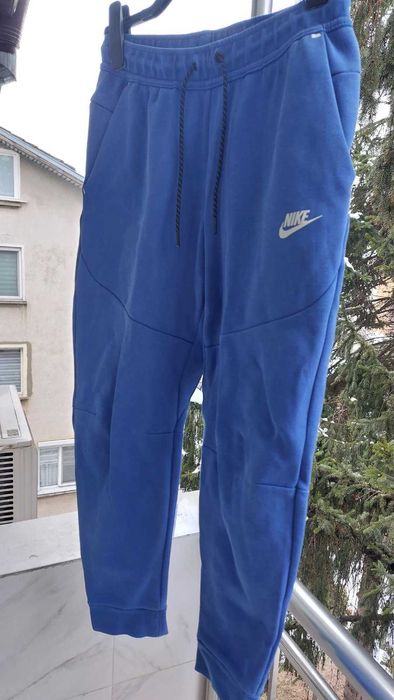 Ще се изпраща Долнище NIKE Tech Fleece SPORTSWEAR като ново