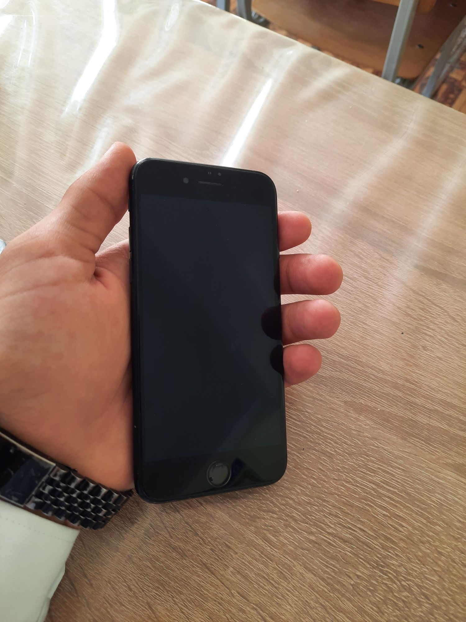 IPhone 7 sotiladi