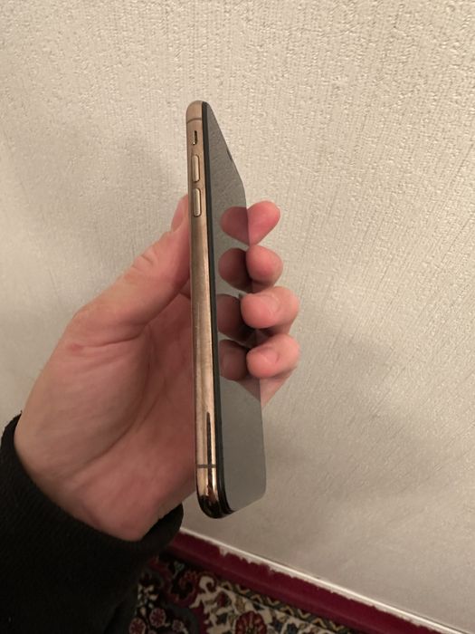 Продам IPhone Xs ( 64 gb )