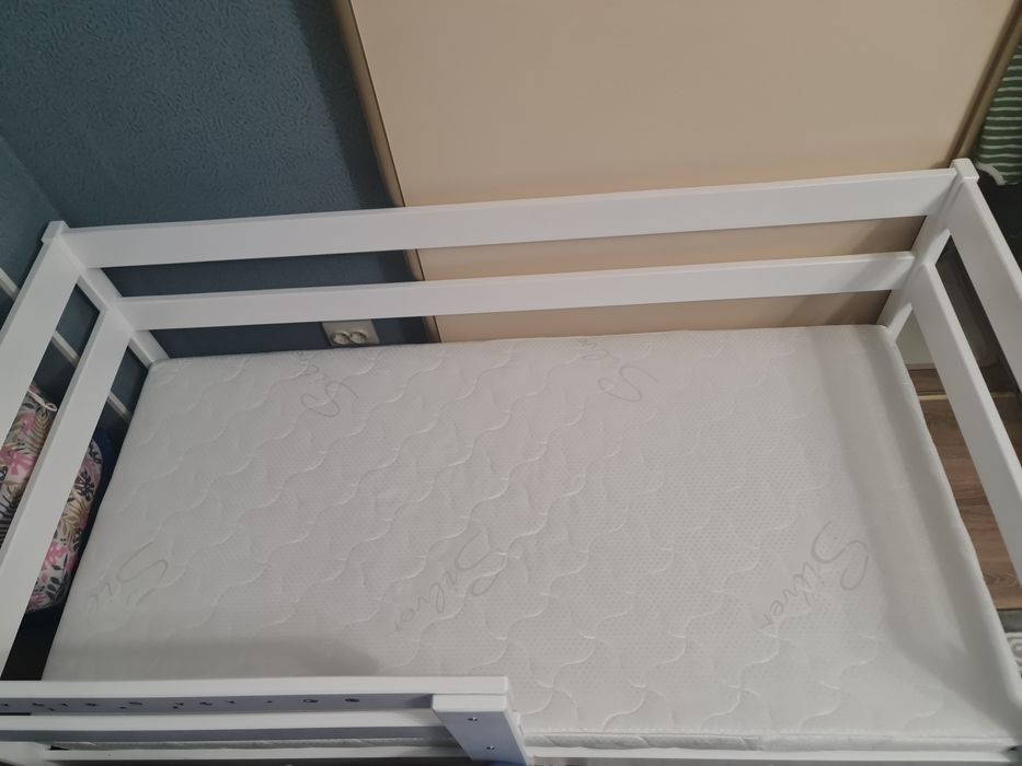 Продам кровать детскую