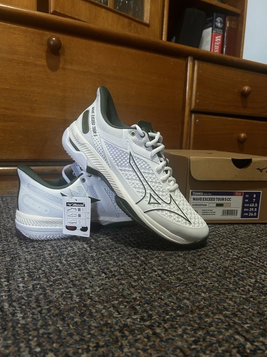 Mizuno Wave Exceed Tour 5