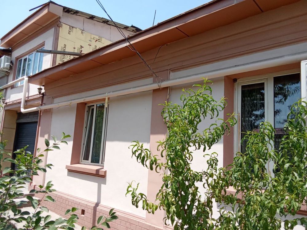Продается дом на Домбрабаде , ориентир 16 гор.больница , за 188 школой