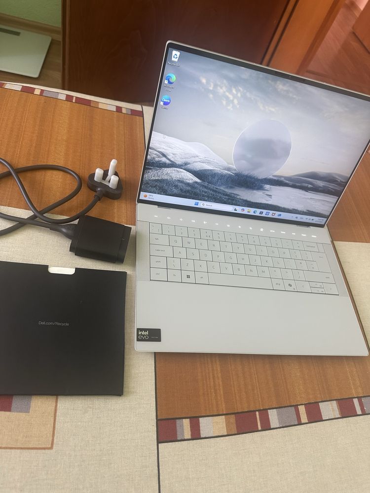 Dell XPS 9440 НОВ !