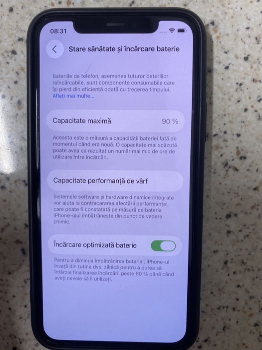 Iphone 11 Pro cu folie si huse