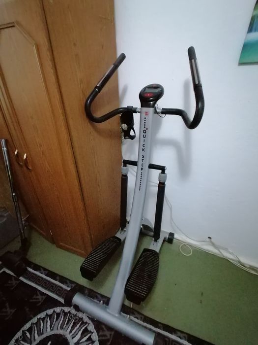 Vînd step profesional