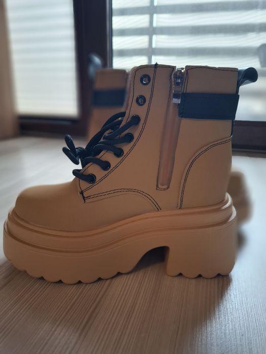 Ghete camel cu platformă marimea 34