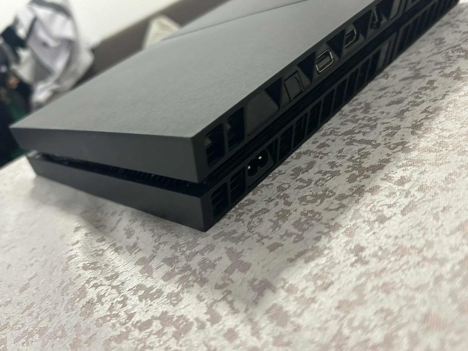 Ps4 1 tera /FIFA 20 
1 controller
+ GTA5+100ron