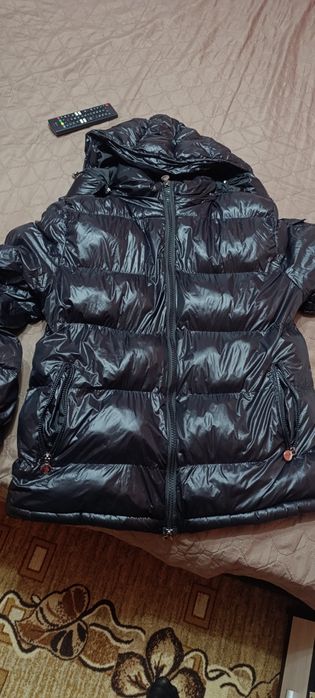 Moncler maya без етикети