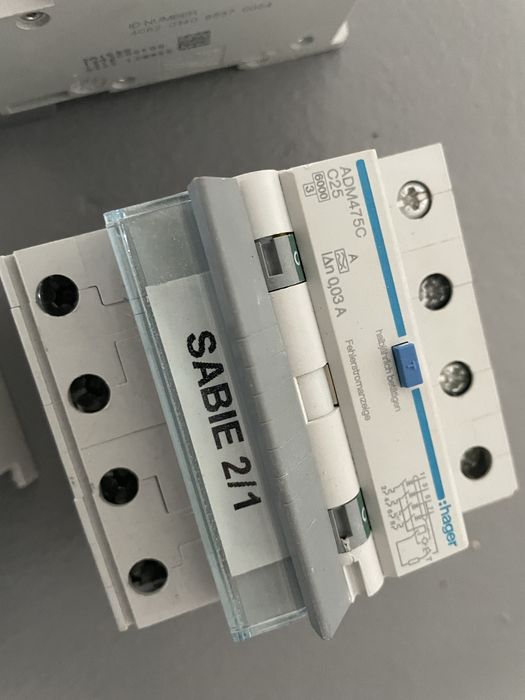 Siguranțe diferențiale ,electricieni stiu C100 si C25