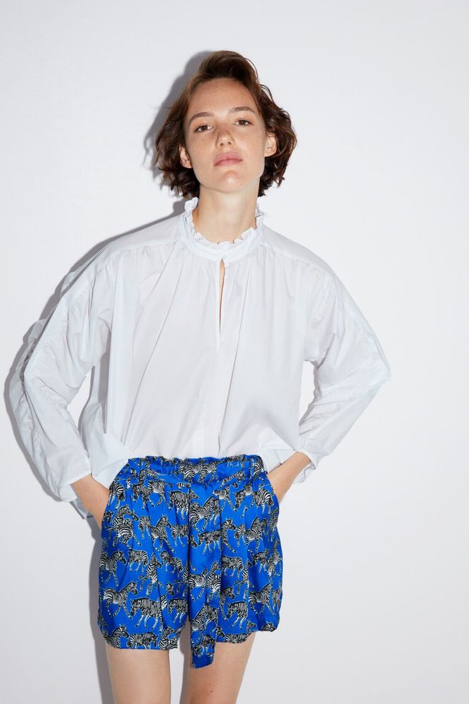 ZARA къси панталонки с принт и колан