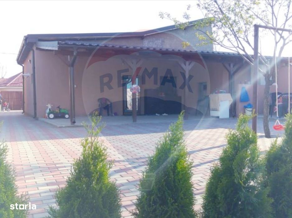 Casă / Vilă cu 4 camere de vânzare în zona Brestei