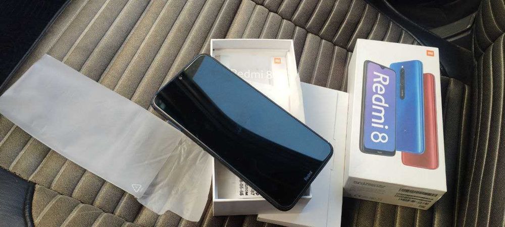 Xiaomi Redmi 8 3/32Gb arzonga sotiladi srochna , xolati yaxshi tel