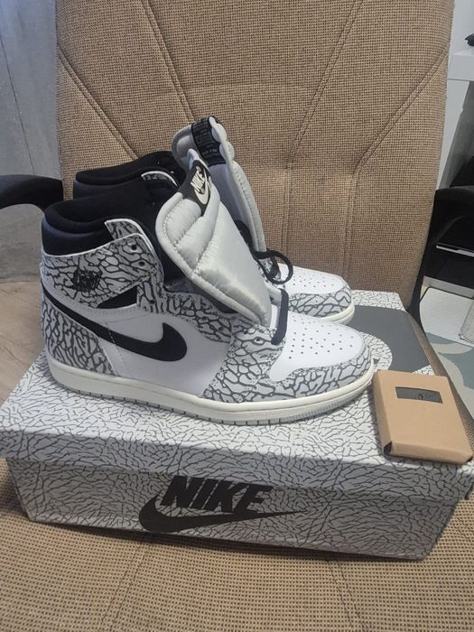 Nike air jordan White Cement