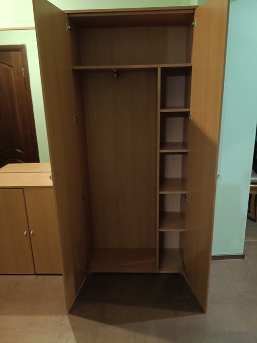 Продам прихожую б/у в хорошем состоянии,