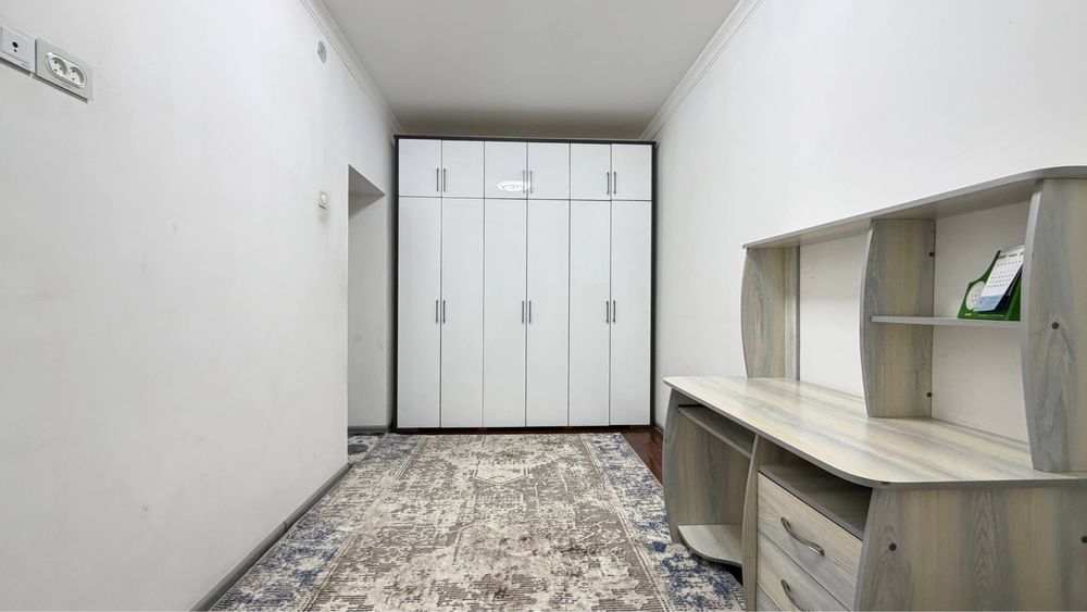 Фаргона шахар Бурч аптекаси олдида 4 хонали уй сотилади !