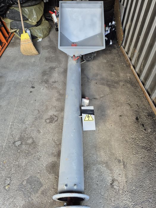 Vând mașină de tratat cereale și șnec de transfer cereale!