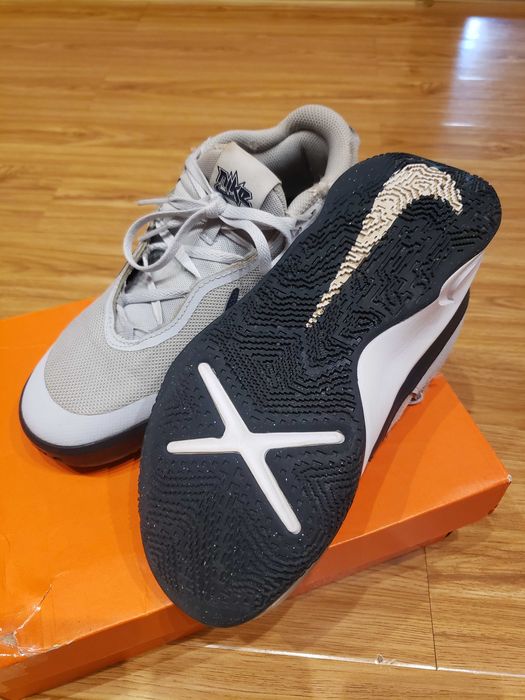 Nike Team Hustle D 10