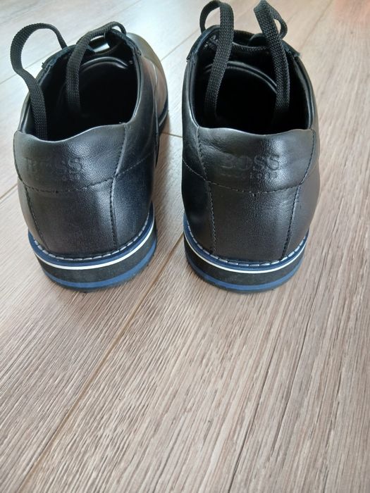 Обувки Boss, Номер 40, размер стелка 27см.