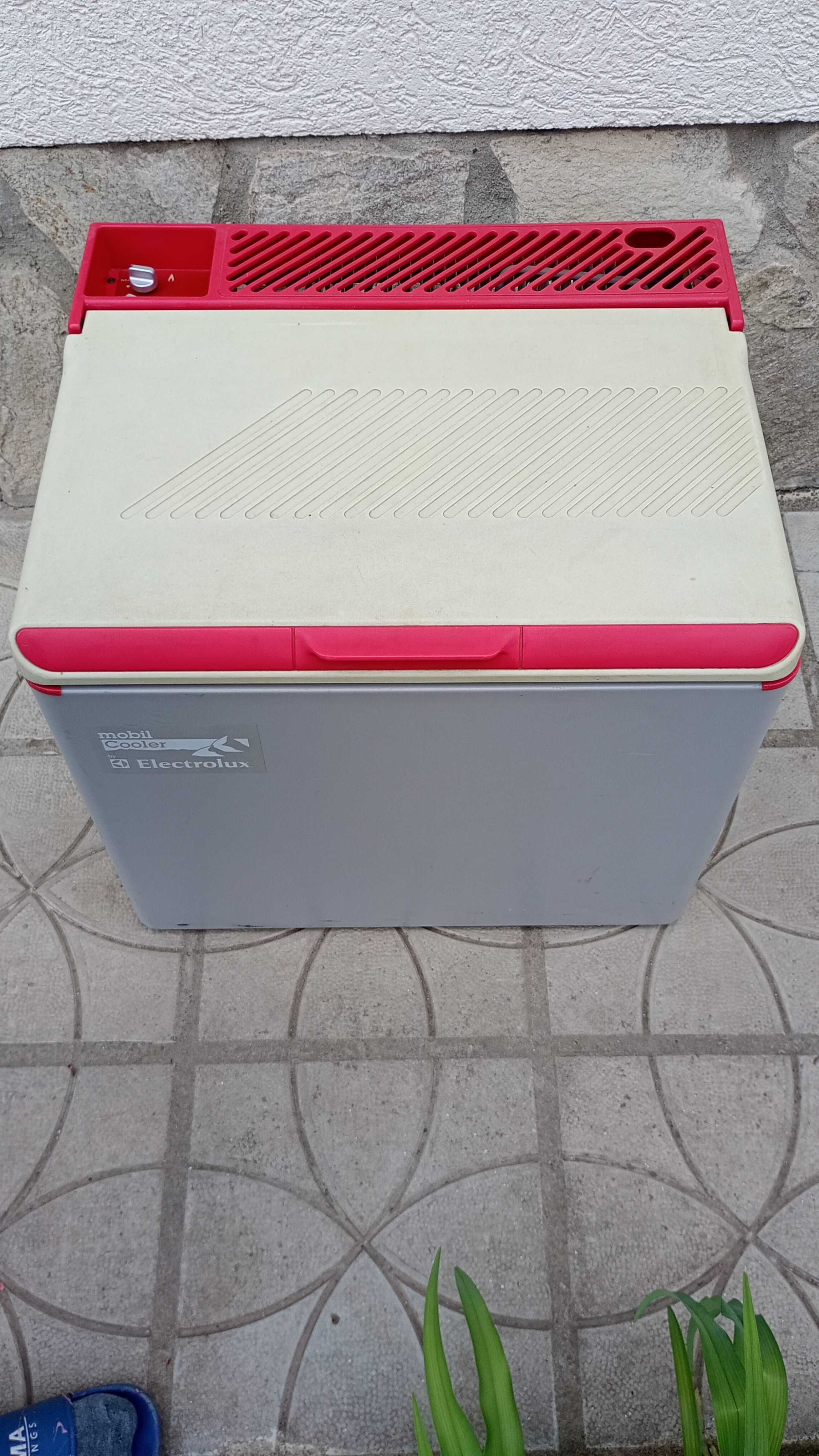 хладилна чанта на гас ,220v и 12v