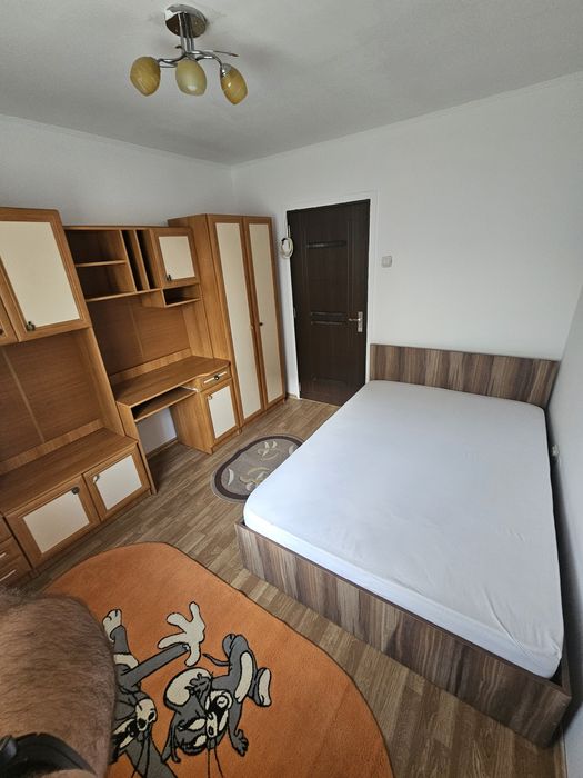 Inchiriez apartament 3 camere