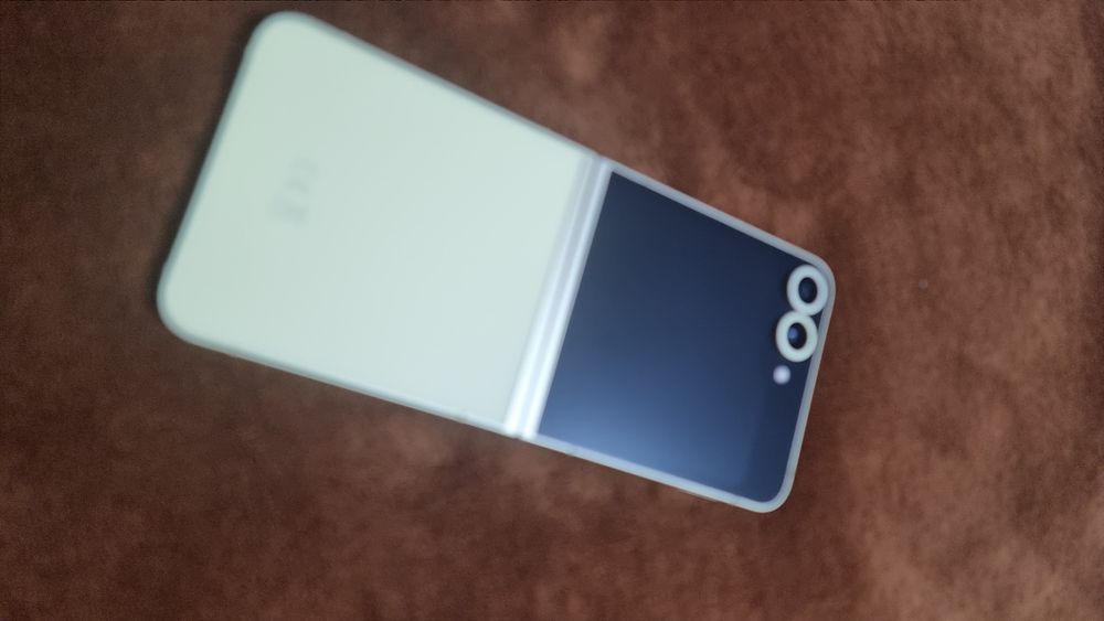 Samsung Galaxy Z Flip 6