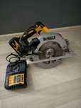 Circular dewalt dcs570 184 mm