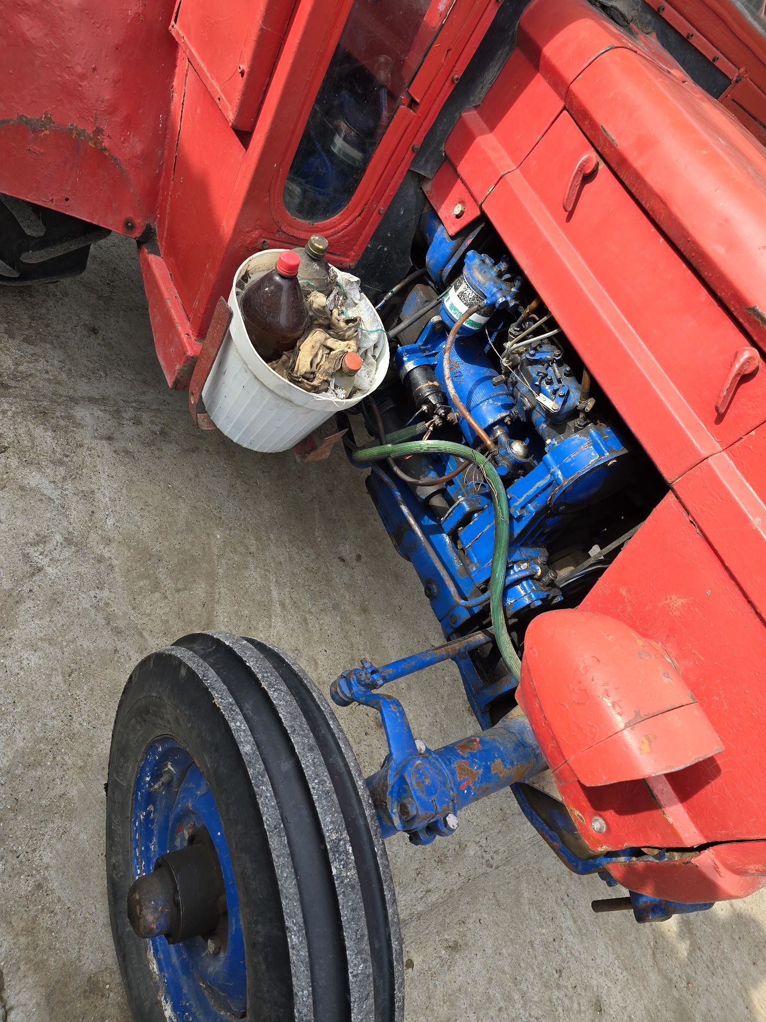 Tractor universal UTB 445