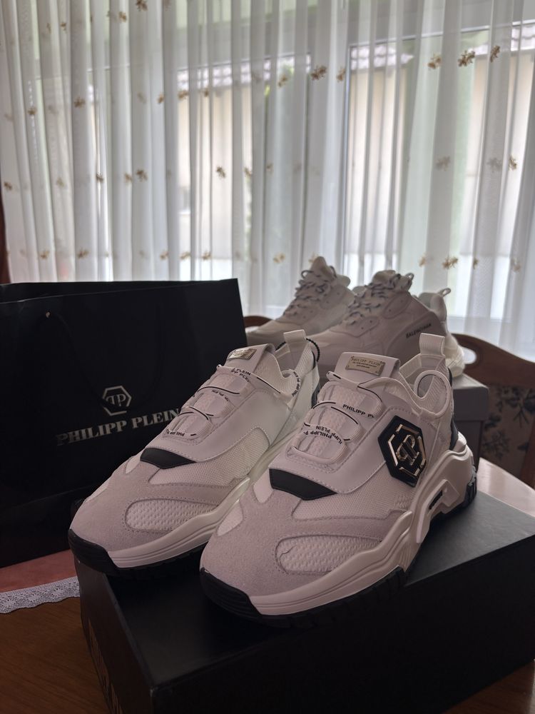 Balenciaga Triple S , Philipp Plein Predator