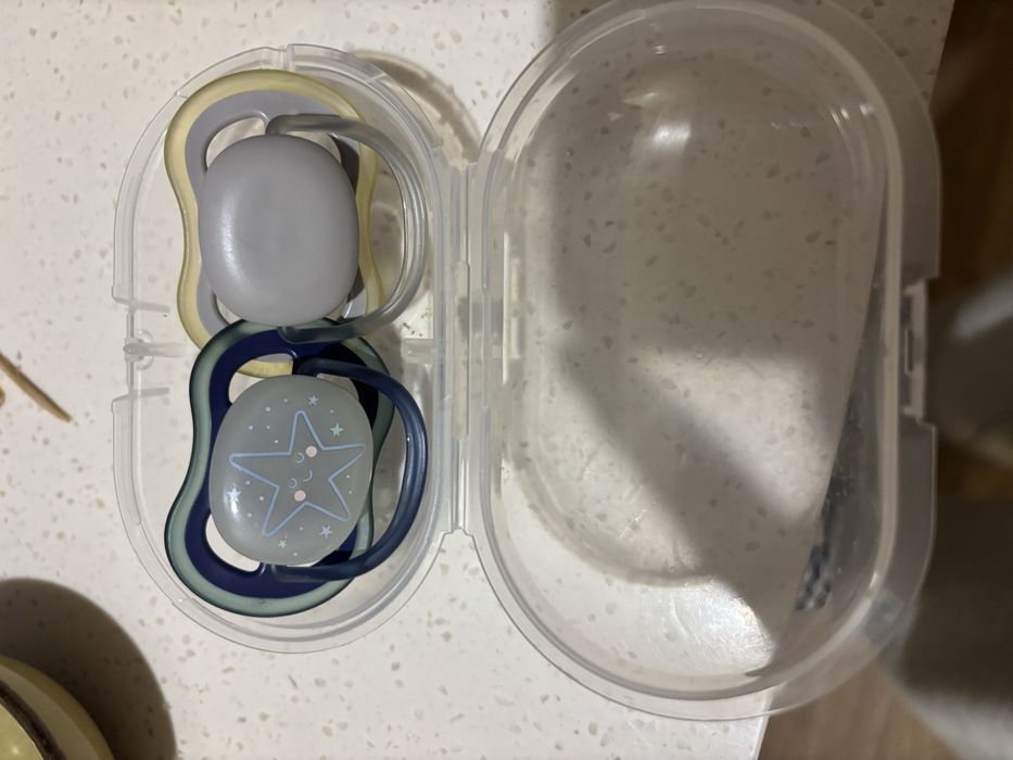 Пустышки новые philips avent
