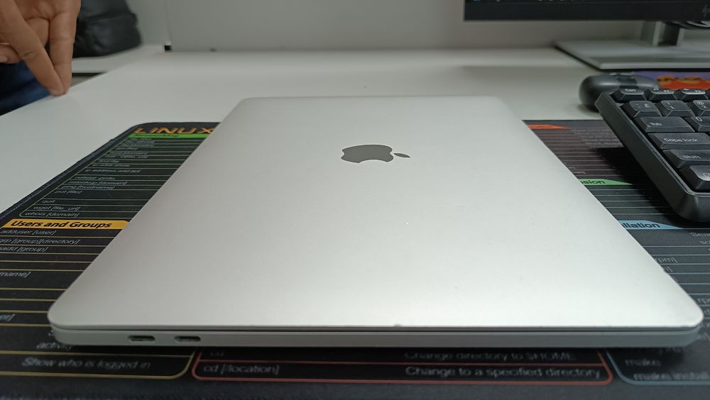 Macbook pro M1 13 ekran