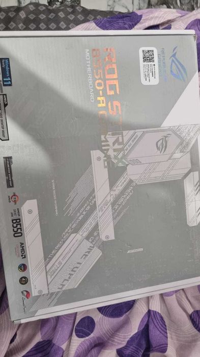 kit procesor ryzen7 5700x cu placa de baza ASUS STRIX b550-A white