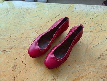 Нови Дамски летни обувки Fly London, номер 37, вишнево-червени