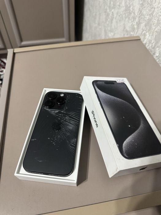 iphone 15pro sotiladi 256gb 87%  2sim  orqa shishasi singan