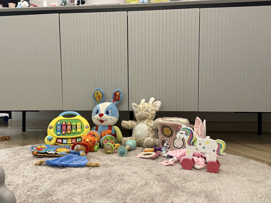 Лот бебешки играчки